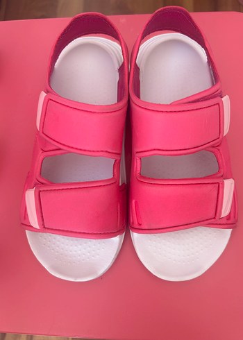 32 Beden Adidas Kız Çocuk Pembe Cırt Cırtlı Sandalet