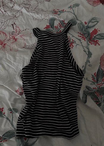 Diğer Siyah Çizgili Yüksek Yakalı Kolsuz Crop Top