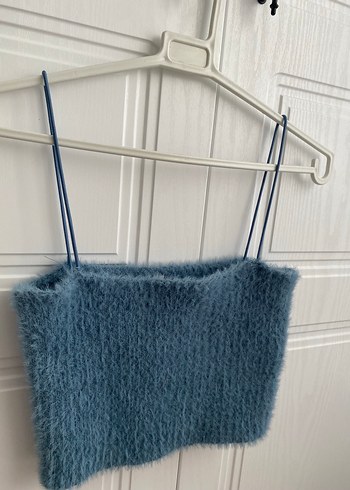 İnce Askılı Mavi Tüylü Crop Top