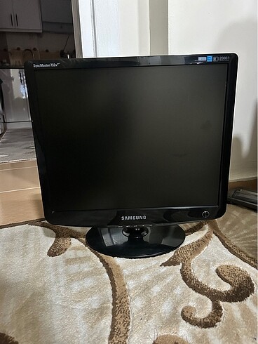 SAMSUNG MONİTÖR