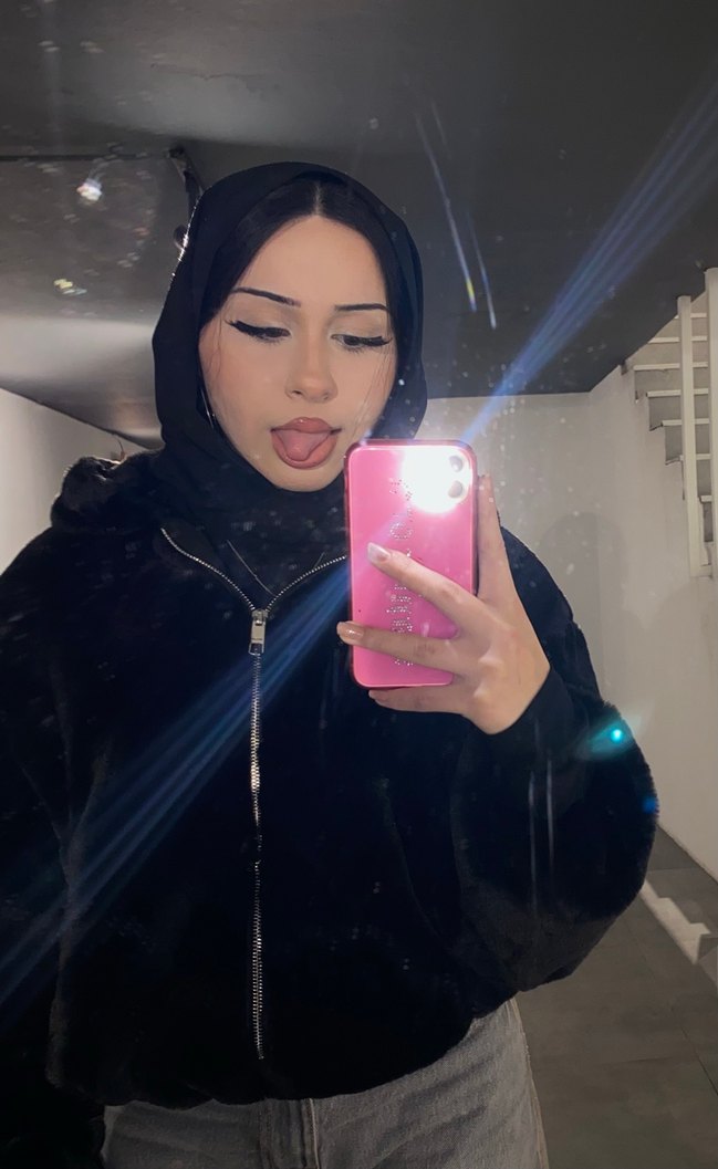 BERSHKA siyah kapüşonlu kürk - Görsel 3