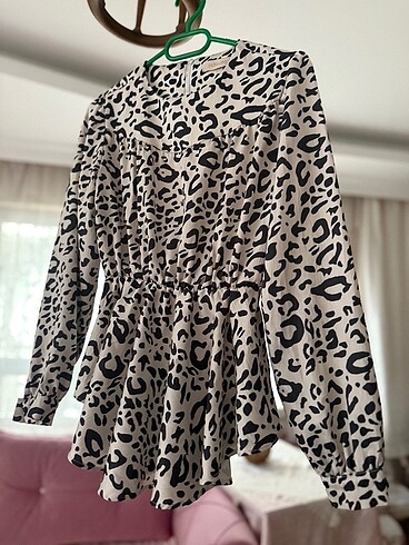 Panaline 36 saten dokulu volanlı zebra bluz