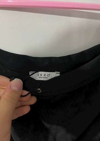 Siyah Askılı Kısa Bluz - Görsel 3