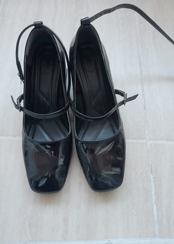 Kadın Siyah Rugan Topuklu Kemerli Klasik Ayakkabı - Görsel 4