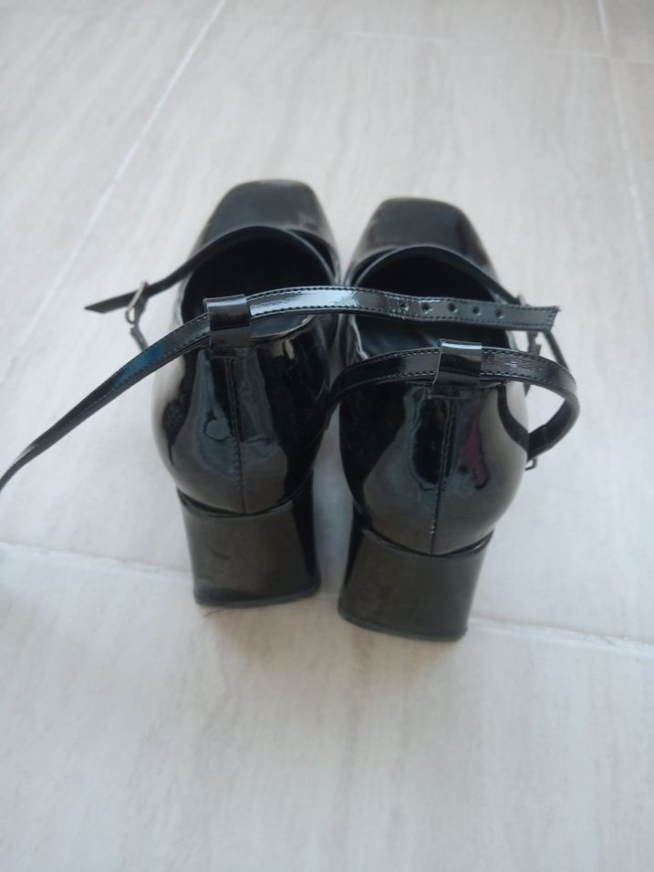 Kadın Siyah Rugan Topuklu Kemerli Klasik Ayakkabı - Görsel 3