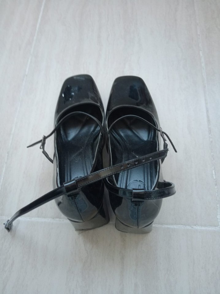 Kadın Siyah Rugan Topuklu Kemerli Klasik Ayakkabı - Görsel 2