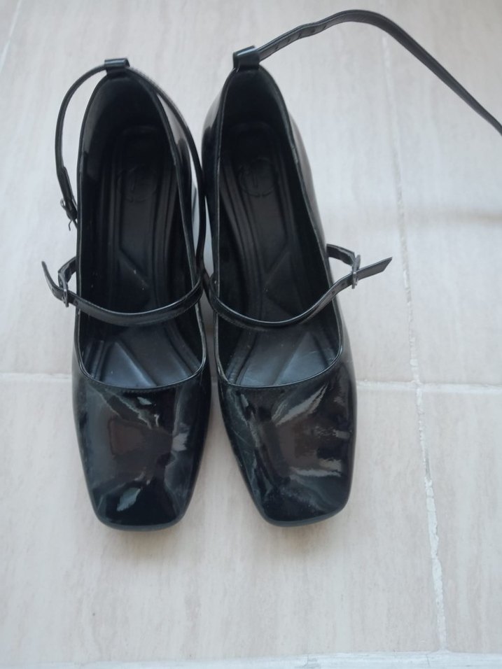 Kadın Siyah Rugan Topuklu Kemerli Klasik Ayakkabı - Görsel 4