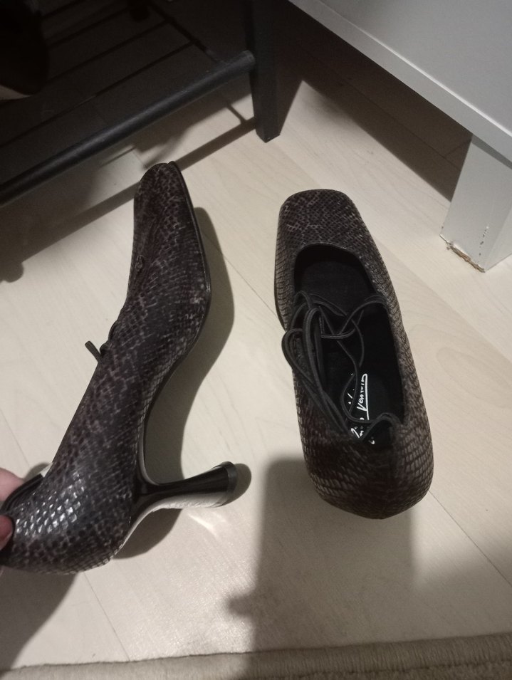 Kahverengi Yılan Desenli Tokalı Topuklu Kadın Ayakkabı - Görsel 4