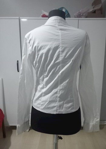 Nakışlı V Yaka Kadın Beyaz Gömlek - Görsel 3