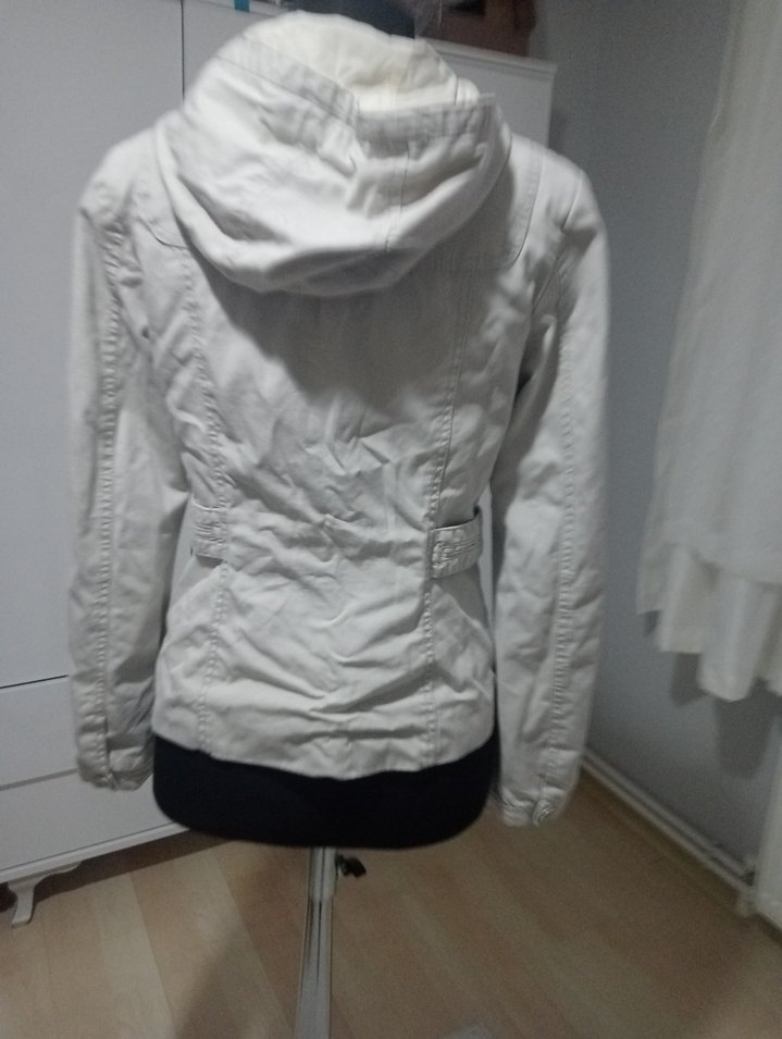 Düğmeli Beyaz Keten Midi Ceket - Görsel 4