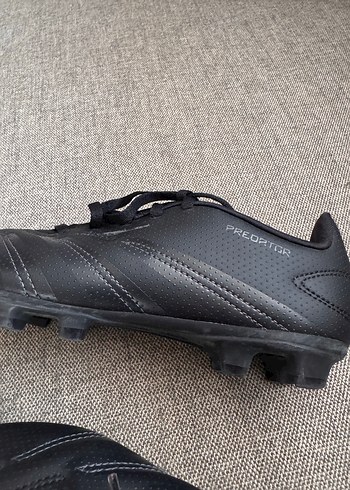 36 Beden siyah Renk Adidas predator Siyah Erkek Çocuk Futbol Ayakkabısı