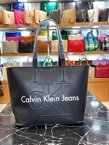  Beden Calvin klein kol çantası