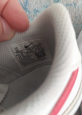 32 Beden beyaz Renk Nike Beyaz Erkek Çocuk Spor Ayakkabı
