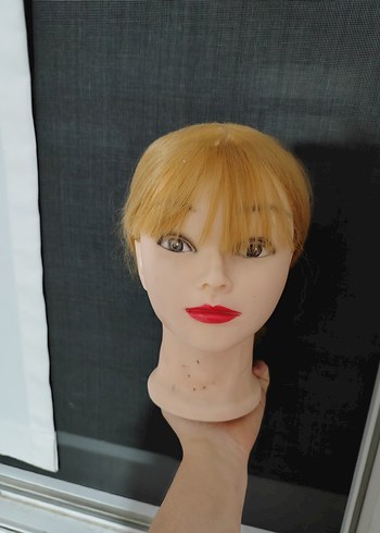 Beden ten rengi Renk Bej Minimalist Plastik Makyaj Modelin