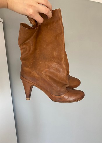Bej Deri Stiletto Topuklu Diz Boyu Kadın Çizme