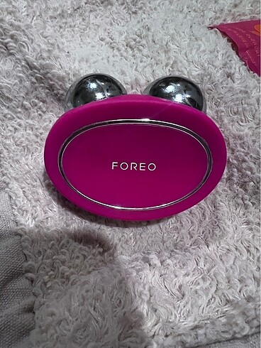 Foreo Yüz sıkılaştırma cihazı