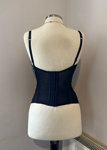 Kırmızı İşlemeli Gotik Straplez Büstiyer - Görsel 4