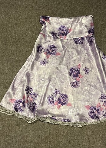 Lila Dantel Detaylı Saten Etek - Görsel 2