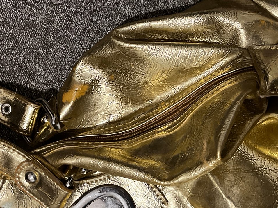 Kadın Altın Deri Tokalı Çanta - Görsel 4