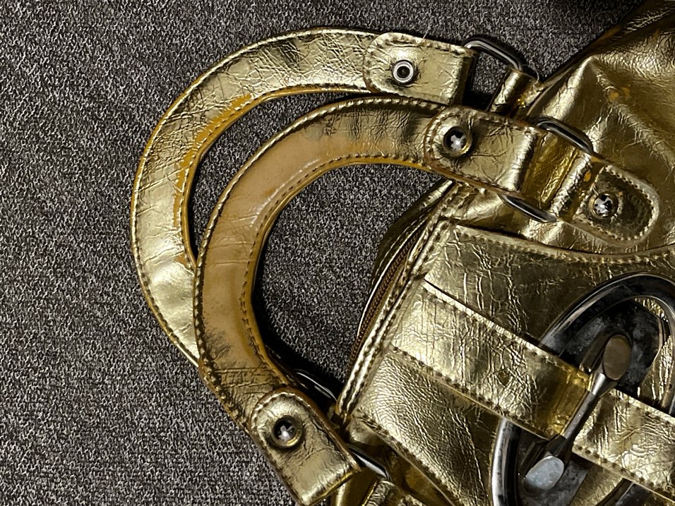 Kadın Altın Deri Tokalı Çanta - Görsel 3