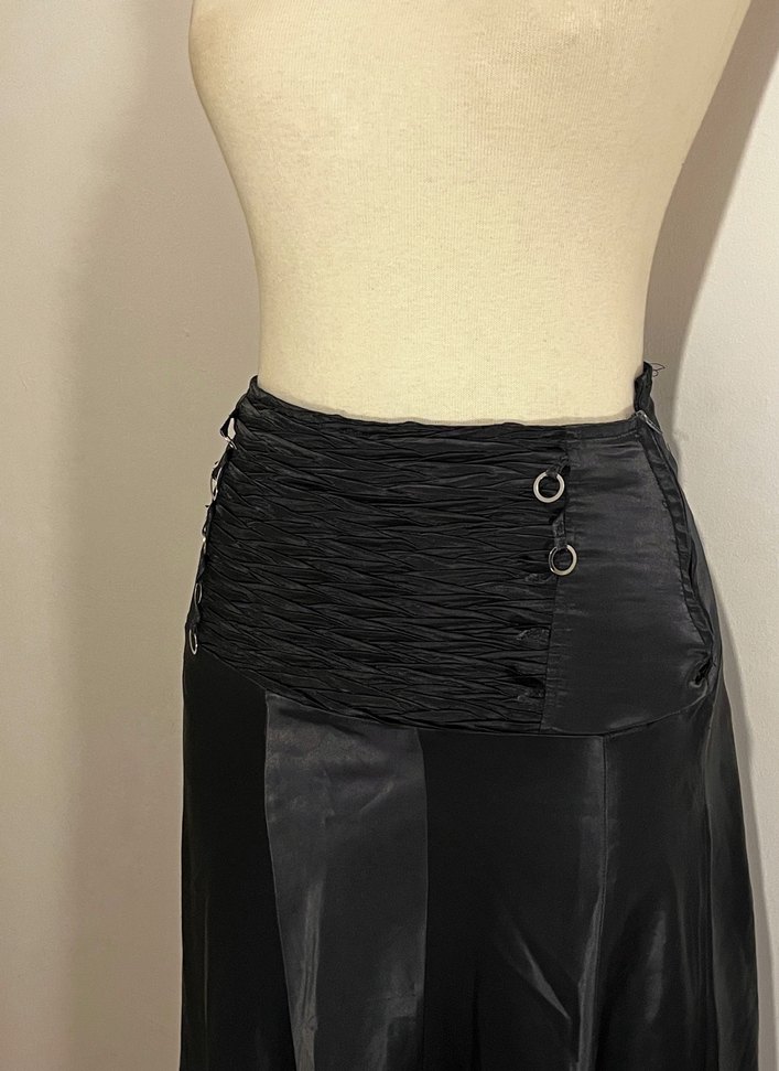 Siyah Uzun Pilili Gotik Kadın Etek - Görsel 3