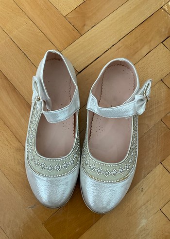 Nakışlı Beyaz Kız Çocuk Babet Ayakkabı - Görsel 2