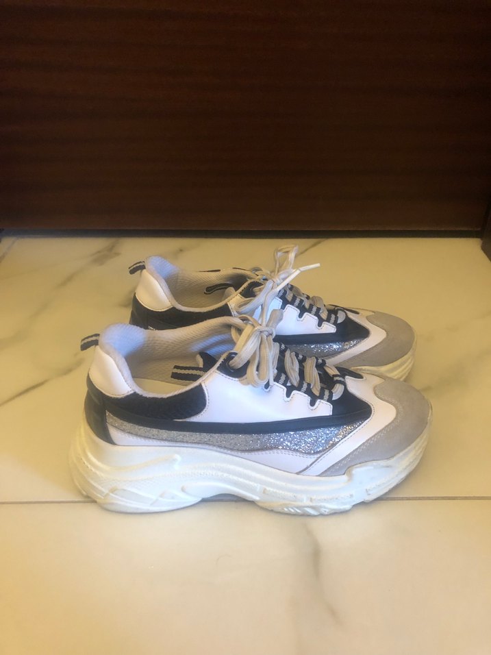 Gri Bağcıklı Günlük Spor Ayakkabı - Görsel 2