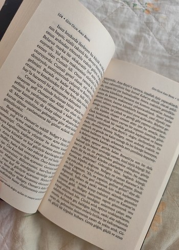  Beden Renk Cengiz Aytmatov - Gün Olur Asra Bedel