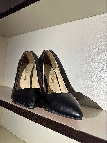 Kemal Tanca Siyah ince topuk stiletto