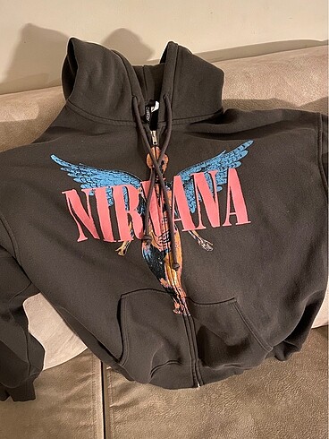 H&M Nirvana