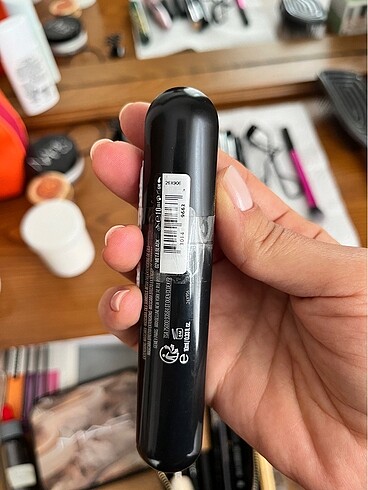 Beden Maybelline New York Falsies Surreal Maskara