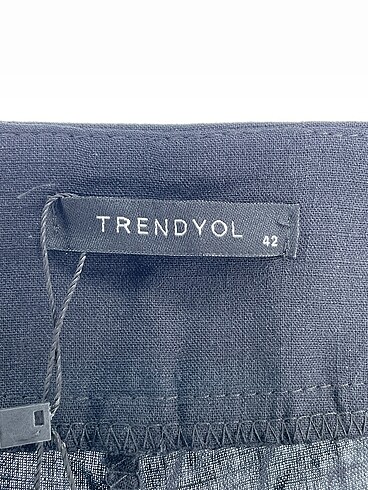 42 Beden siyah Renk Trendyol & Milla Kumaş Pantolon %70 İndirimli.