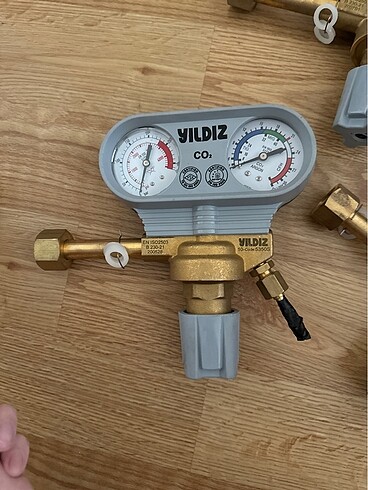 Diğer CO2 basınç düşürücü 3 tane
