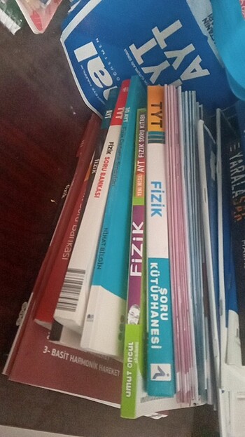 Arkadaşlar gördüğünüz bütün ürünlerim bedavadır sadece siz kargo