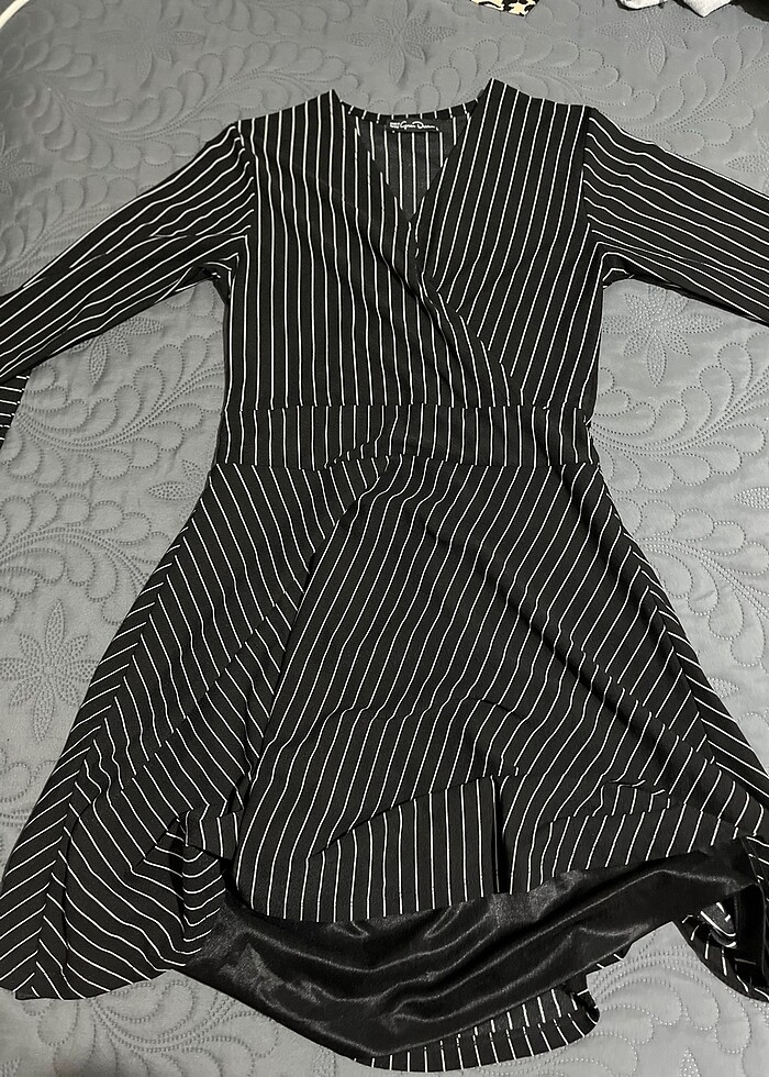 Siyah çizgili elbise - Görsel 3