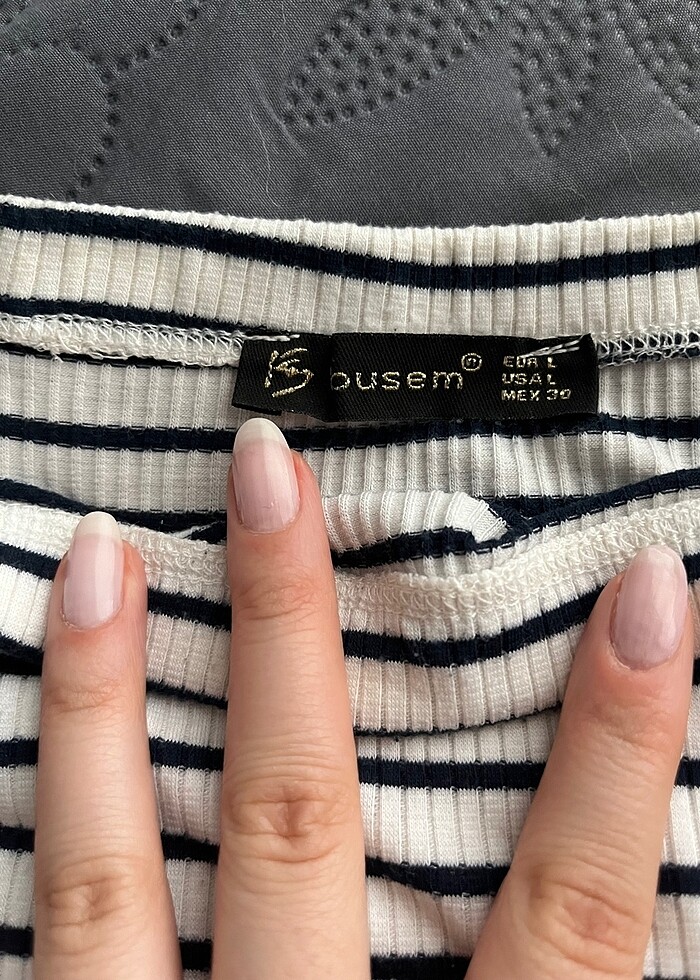 Omzu açık çizgili bluz - Görsel 2