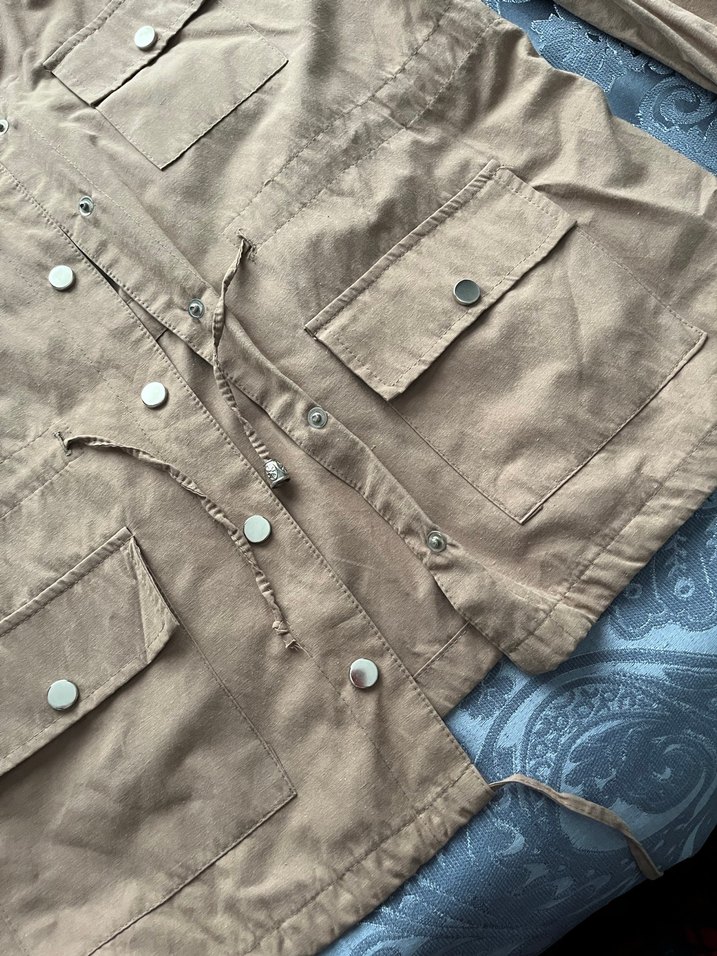 Kapüşonlu Bej Düğmeli Kadın Ceket - Görsel 4