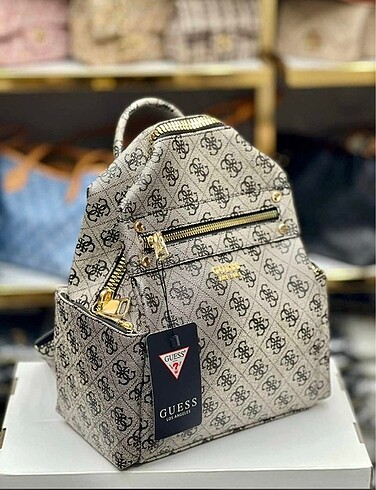  Beden Guess sırt çantası