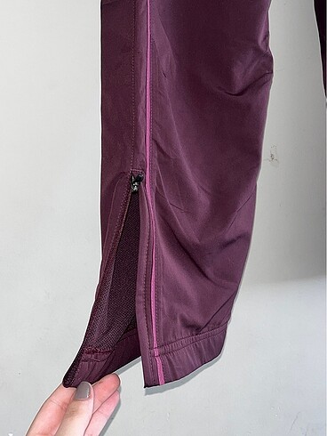 Nike Mor bordo Nike spor altı