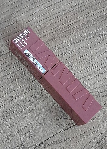 Maybelline Superstay Vinyl Ink 15 Peachy