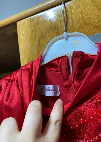 Uzun Kollu Kırmızı Sade Saten Abiye nişan elbisesi - Görsel 3