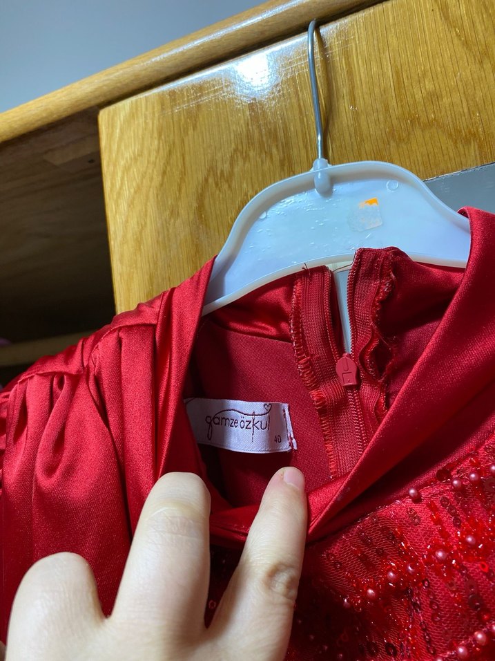 Uzun Kollu Kırmızı Sade Saten Abiye nişan elbisesi - Görsel 2