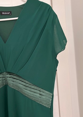 Drapeli V Yakalı Yeşil Uzun Abiye Elbise - Görsel 3