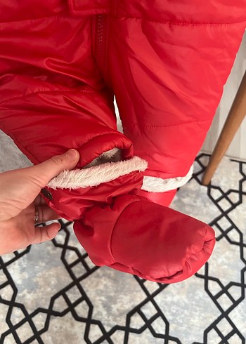 Bebek Kırmızı Kürklü Tulum - Görsel 4