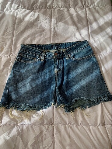 Levis short
