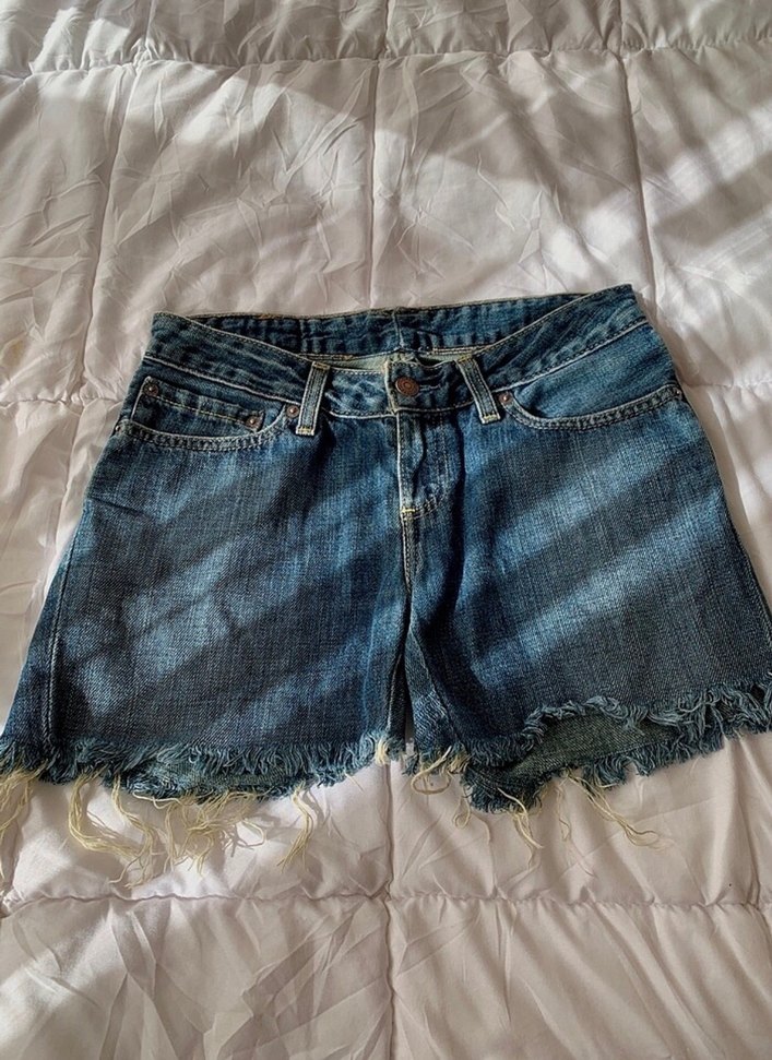 Orijinal Levis Düşük Bel şort — görsel 2/3