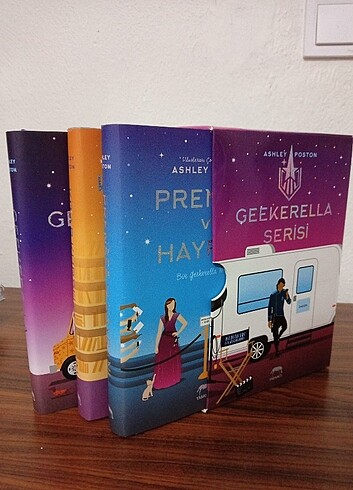  Geekerella serisi kutulu set