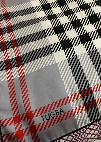 Tuğba kareli eşarp - Görsel 2