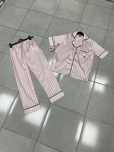Saten pijama