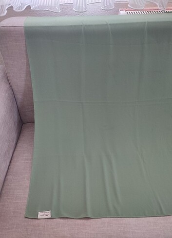 Ürün Medine ipeği kumaştır. Fresh scarf markadır.